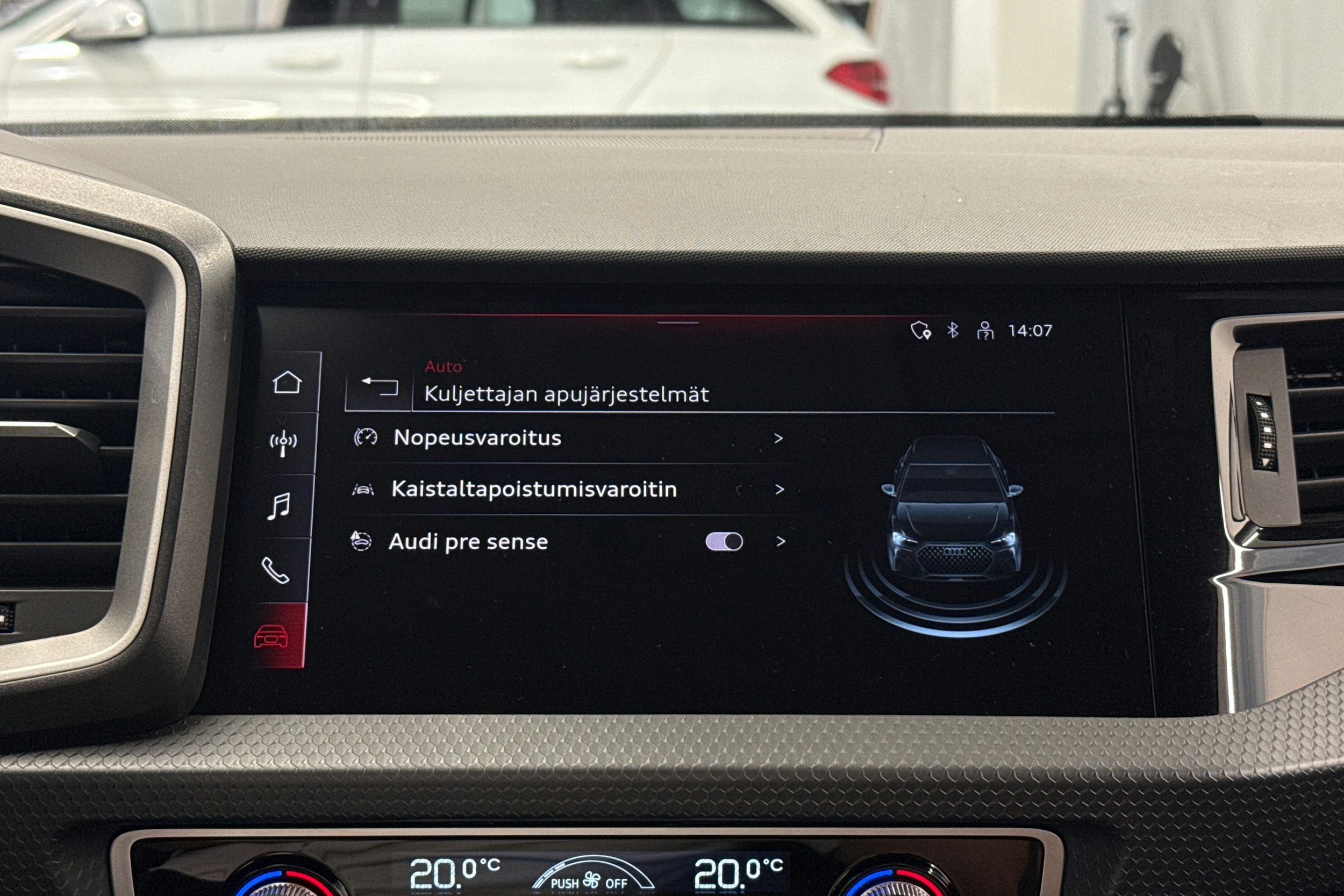 sininen Audi A1 2023 kuva 15.