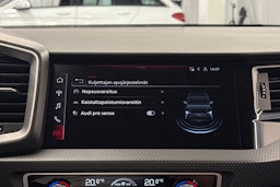 sininen Audi A1 2023 kuva 15.