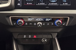 sininen Audi A1 2023 kuva 17.