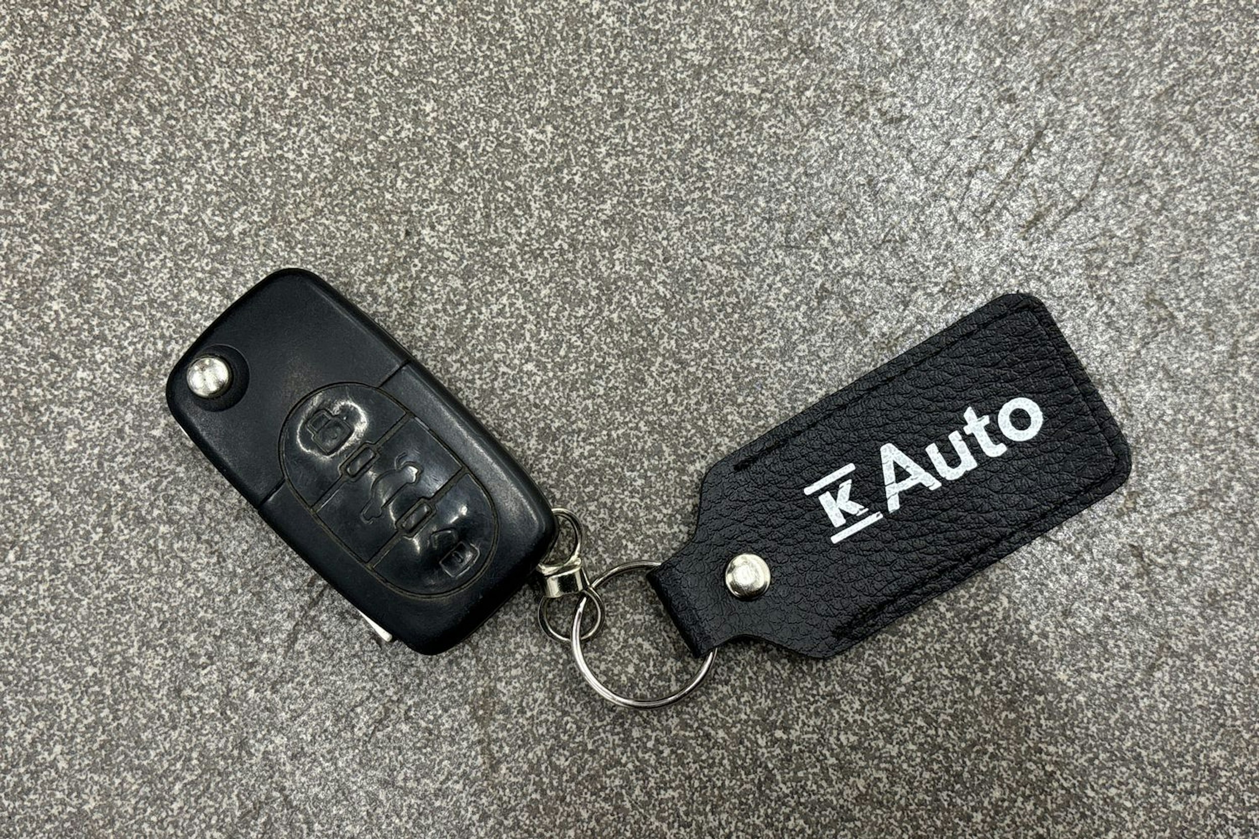 Harmaa Audi A2 2001 kuva 17.