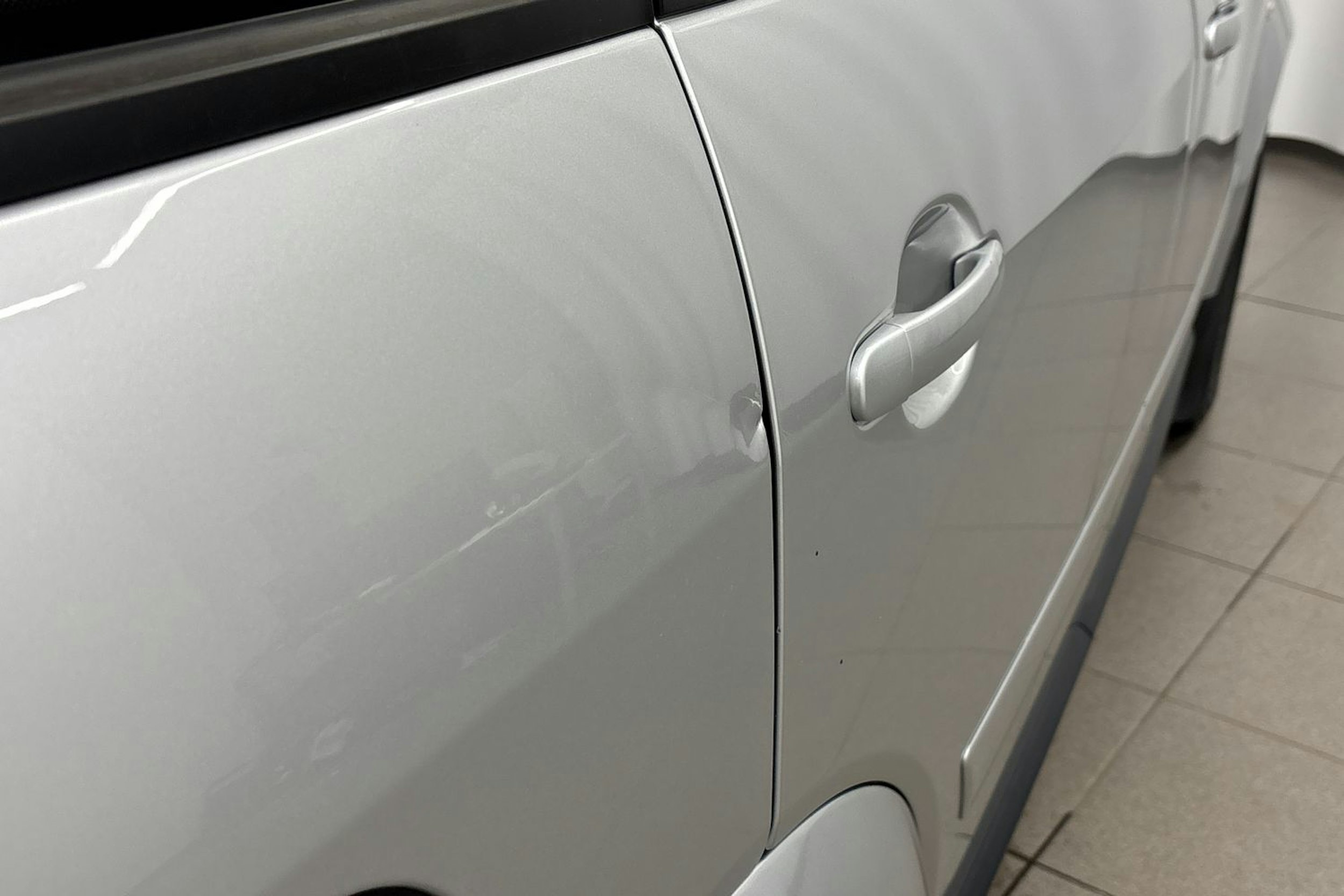 Harmaa Audi A2 2001 kuva 22.