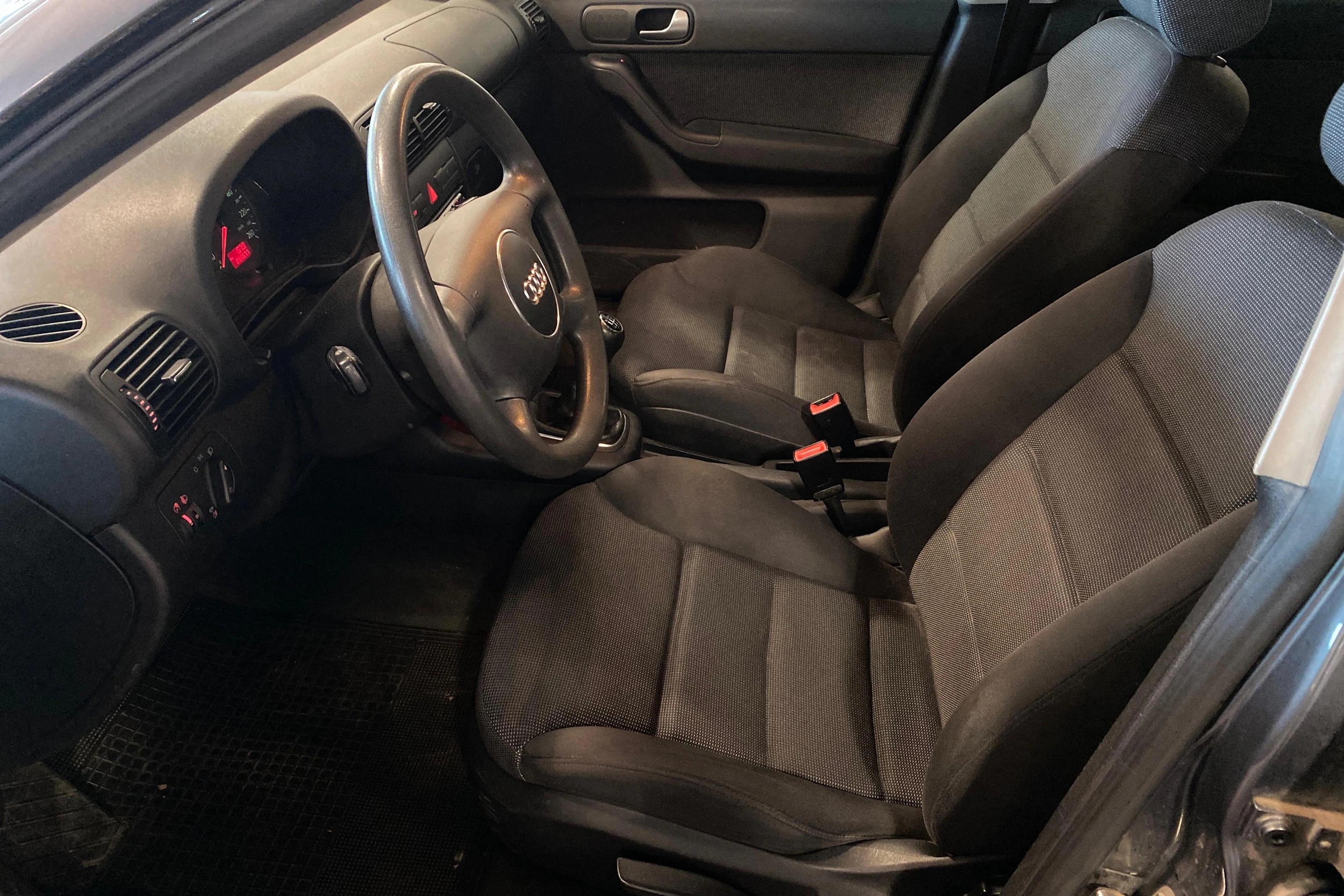 harmaa Audi A3 2003 kuva 6.