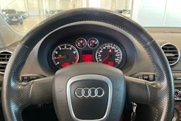 sininen Audi A3 2004 kuva 16.
