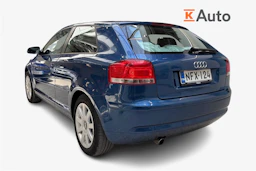 sininen Audi A3 2005 kuva 3.