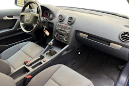 sininen Audi A3 2005 kuva 9.