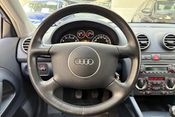 sininen Audi A3 2005 kuva 18.