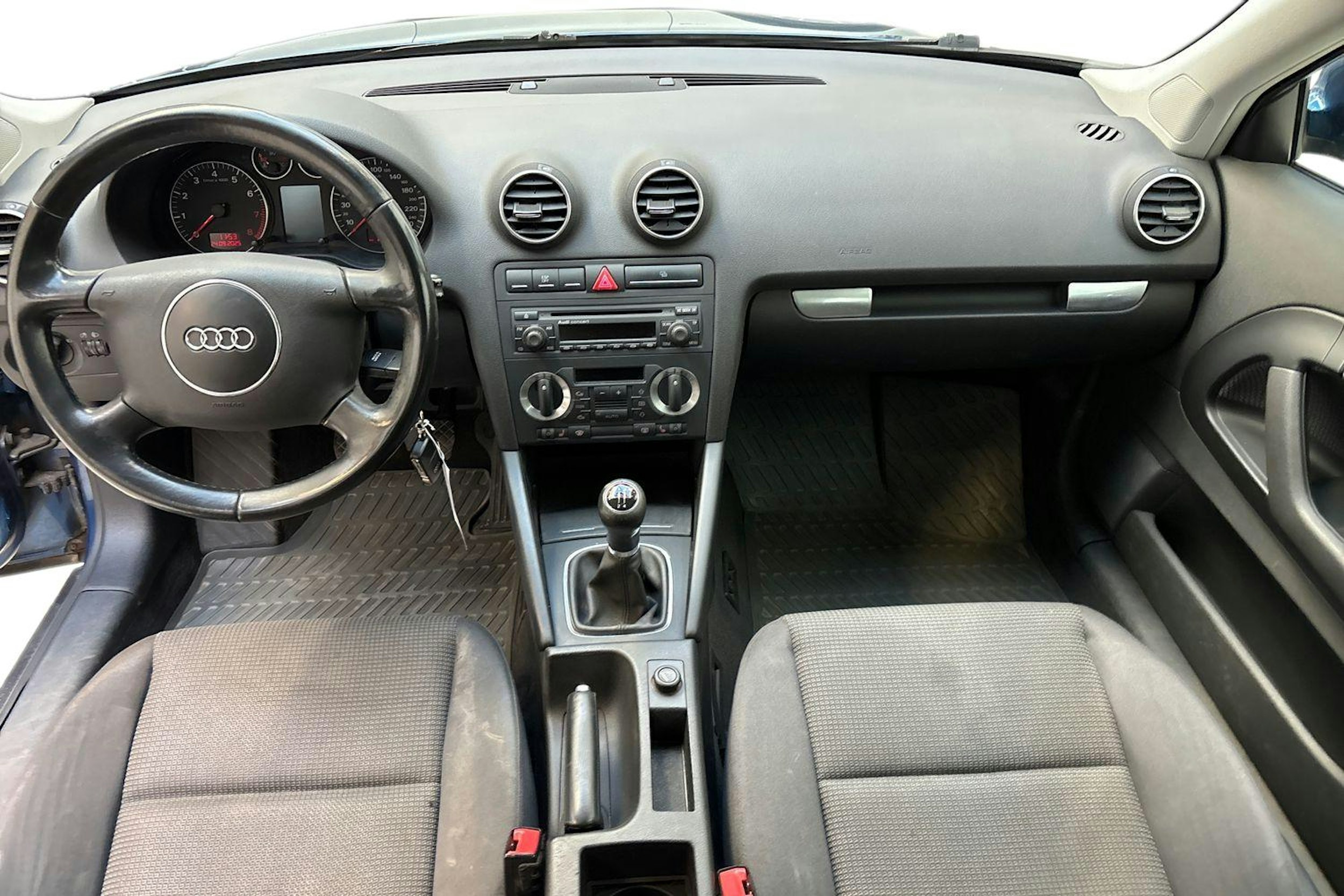 sininen Audi A3 2005 kuva 9.