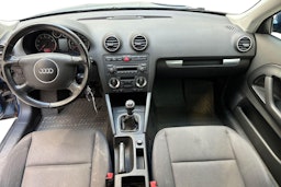 sininen Audi A3 2005 kuva 9.