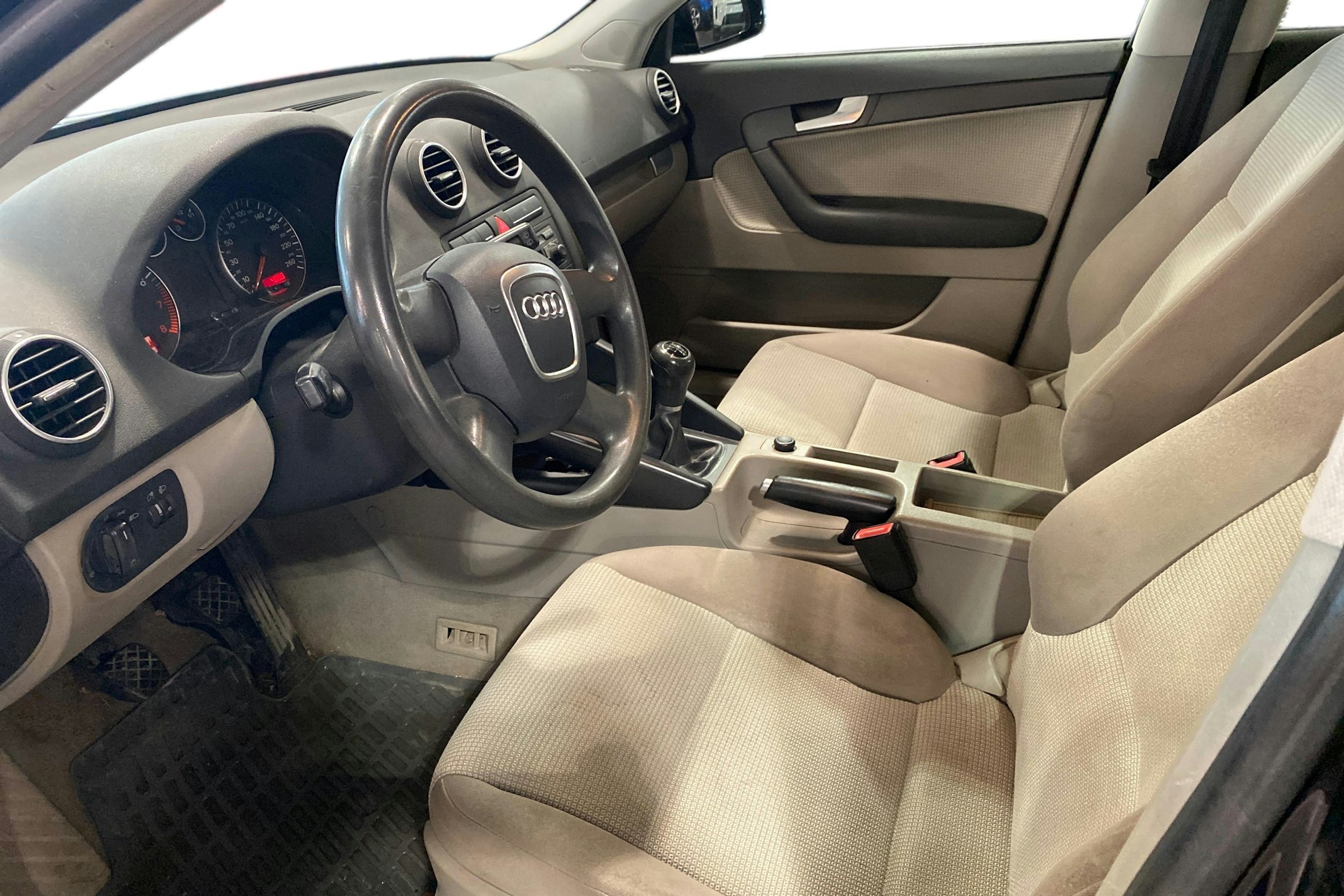 Musta Audi A3 2005 kuva 7.