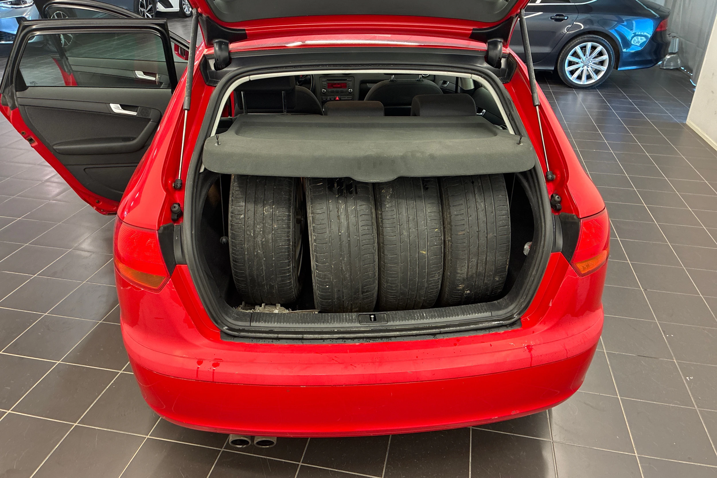 Punainen Audi A3 2008 kuva 16.