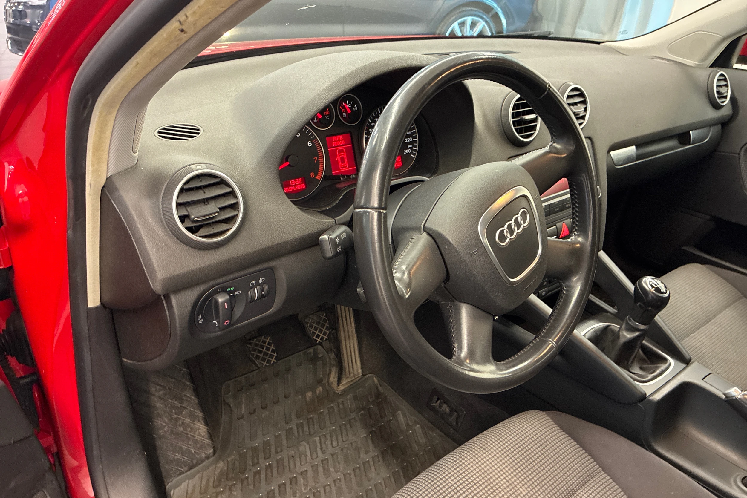 Punainen Audi A3 2008 kuva 28.