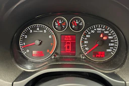 Punainen Audi A3 2008 kuva 36.