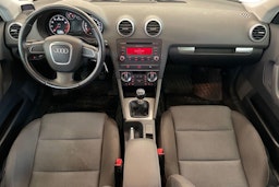 Valkoinen Audi A3 2009 kuva 9.