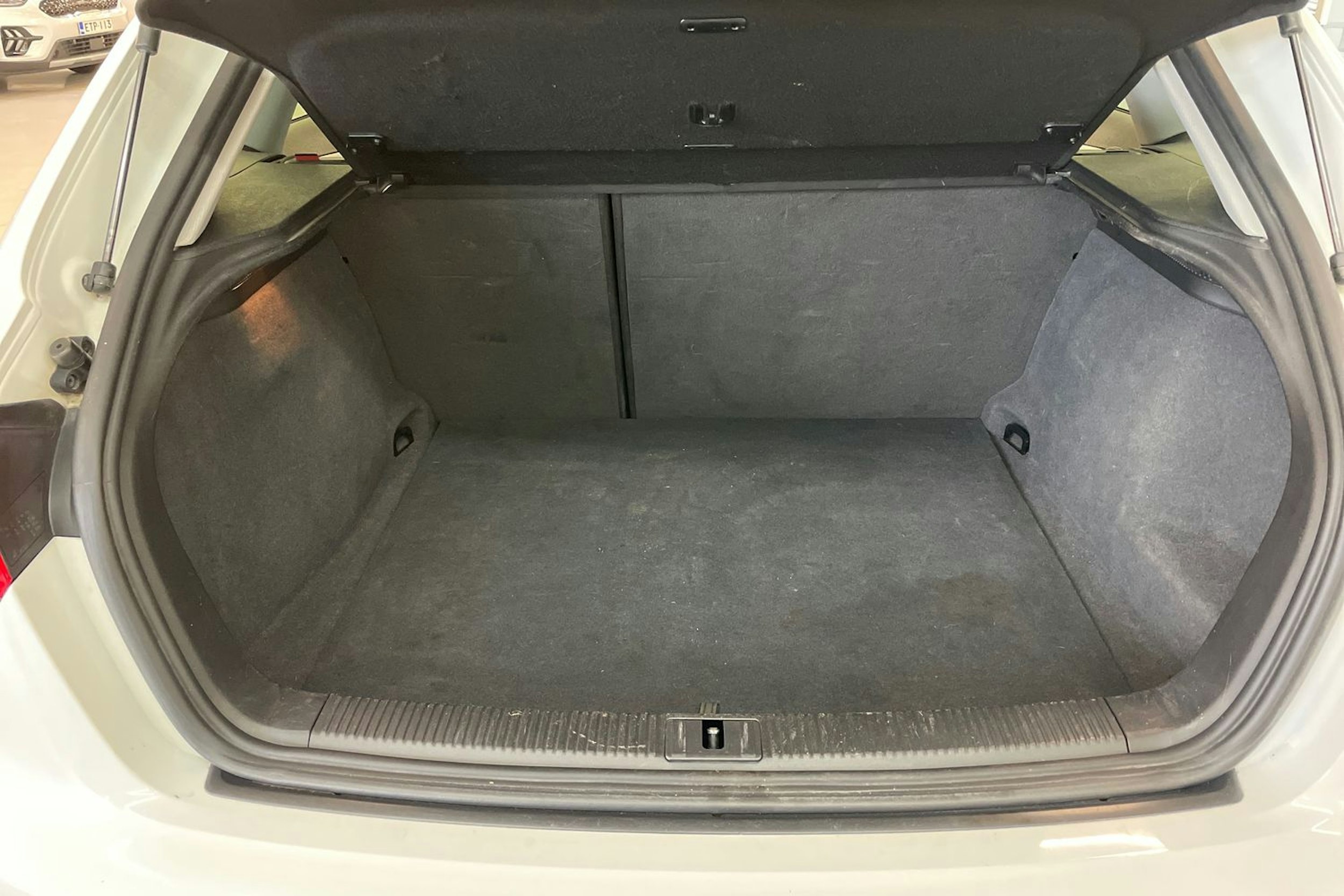 Valkoinen Audi A3 2009 kuva 20.