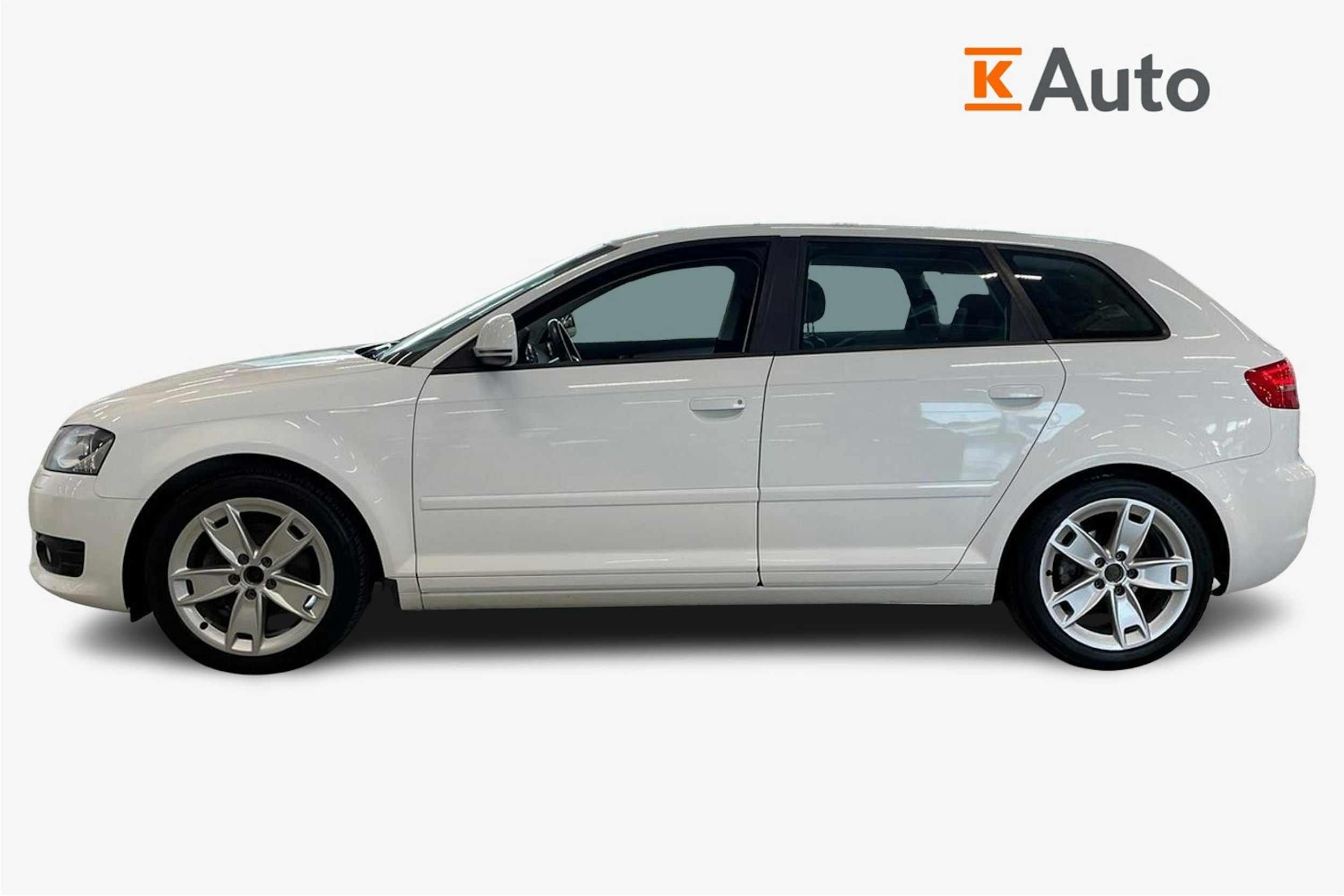 valkoinen Audi A3 2009 kuva 6.