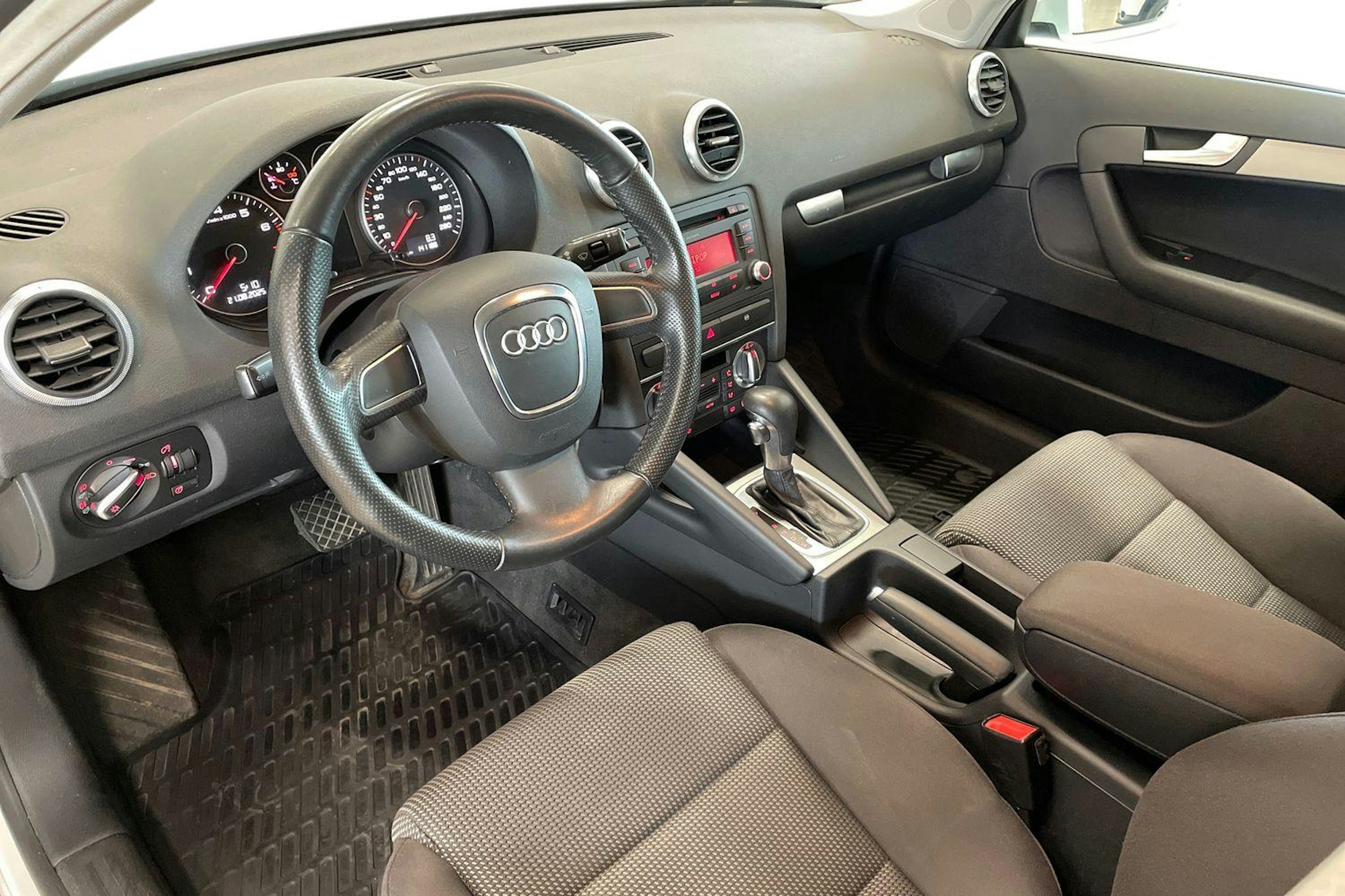valkoinen Audi A3 2009 kuva 7.
