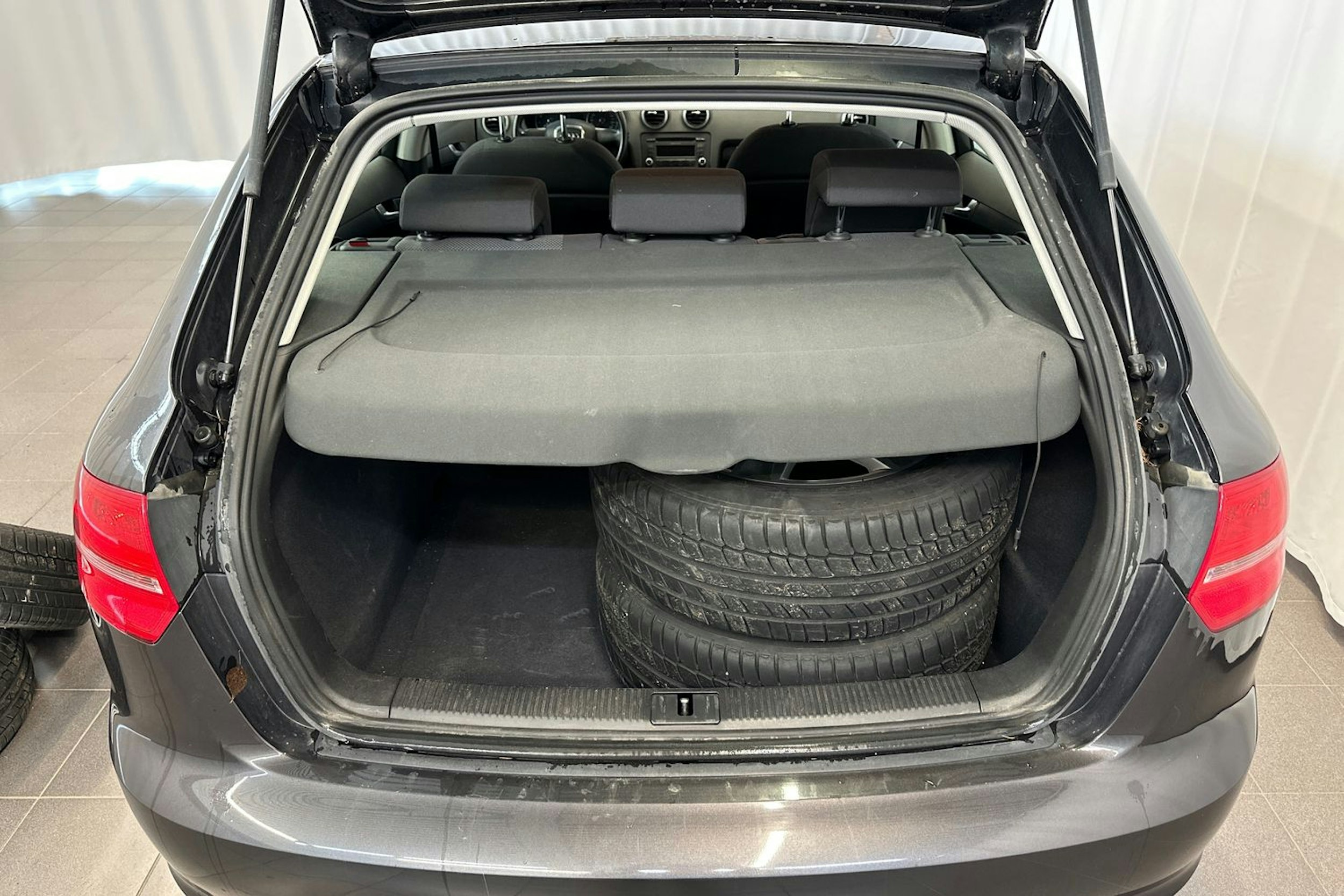 Harmaa Audi A3 2009 kuva 14.