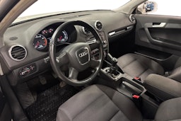 valkoinen Audi A3 2010 kuva 3.