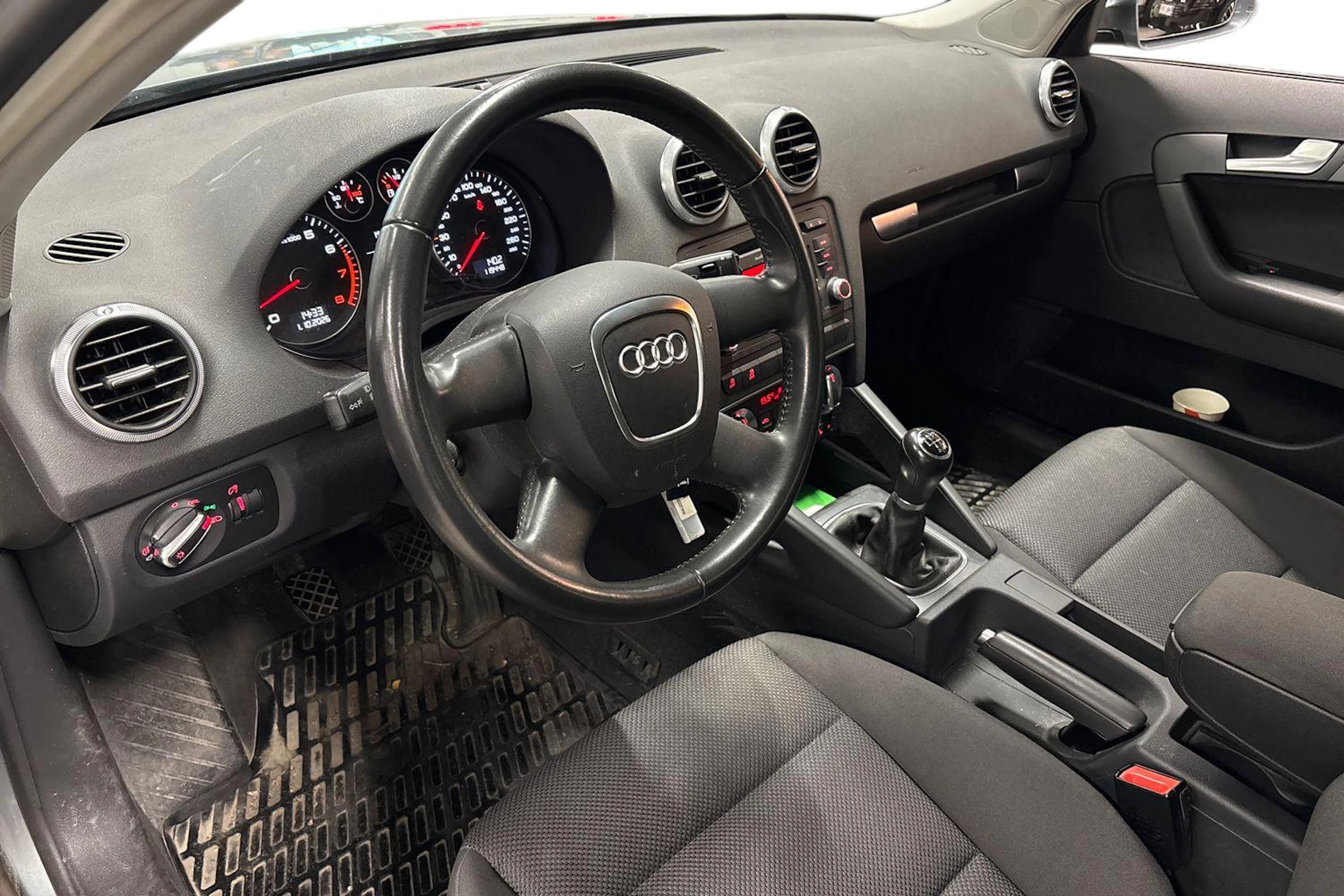 harmaa Audi A3 2010 kuva 3.