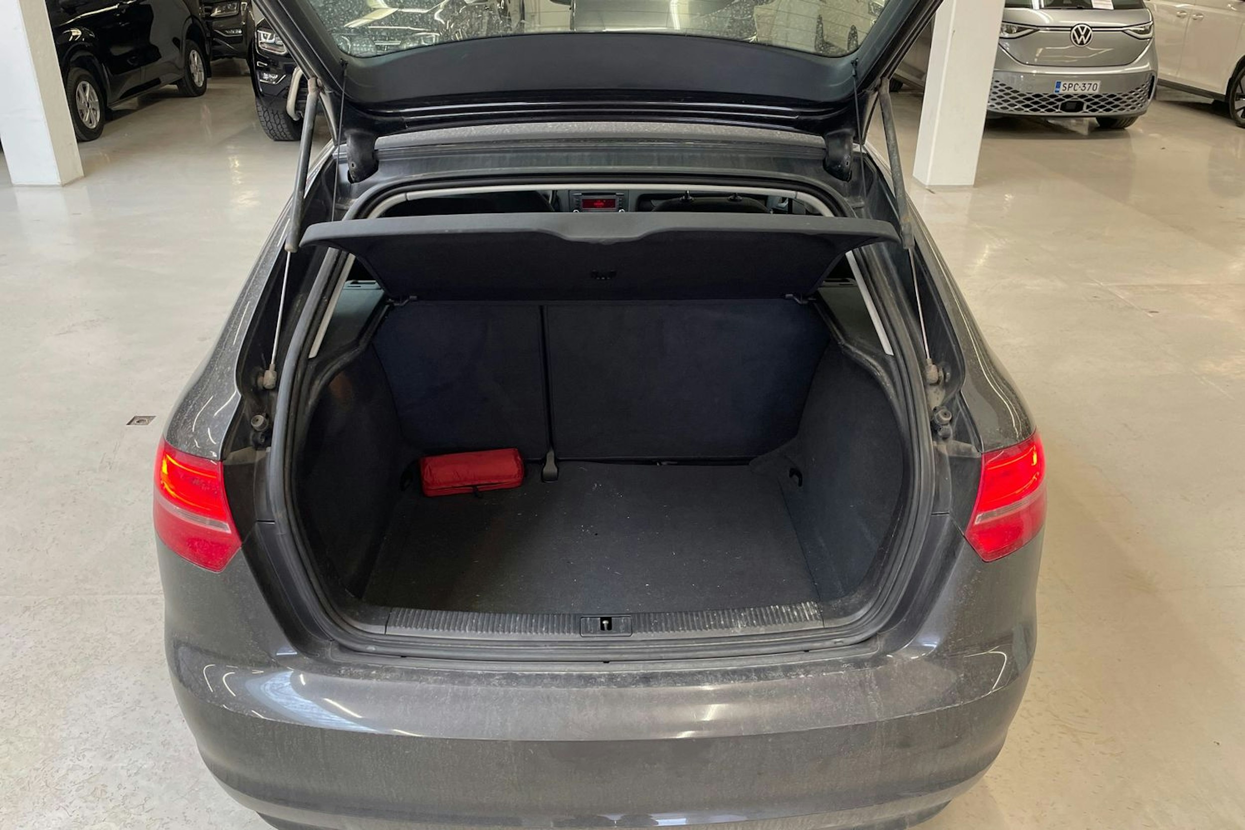 harmaa Audi A3 2010 kuva 12.