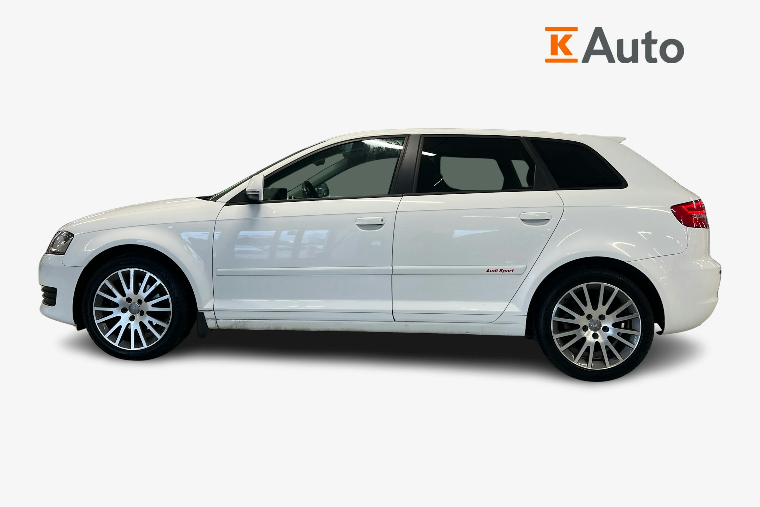 valkoinen Audi A3 2010 kuva 5.