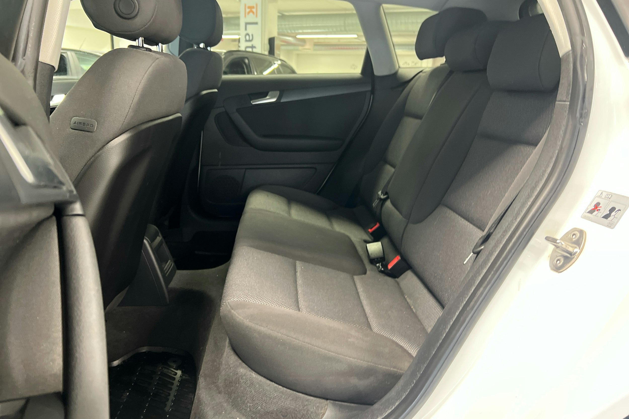 valkoinen Audi A3 2010 kuva 8.