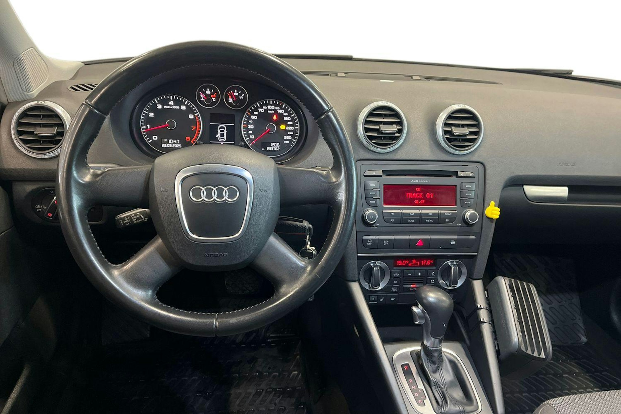 valkoinen Audi A3 2010 kuva 9.
