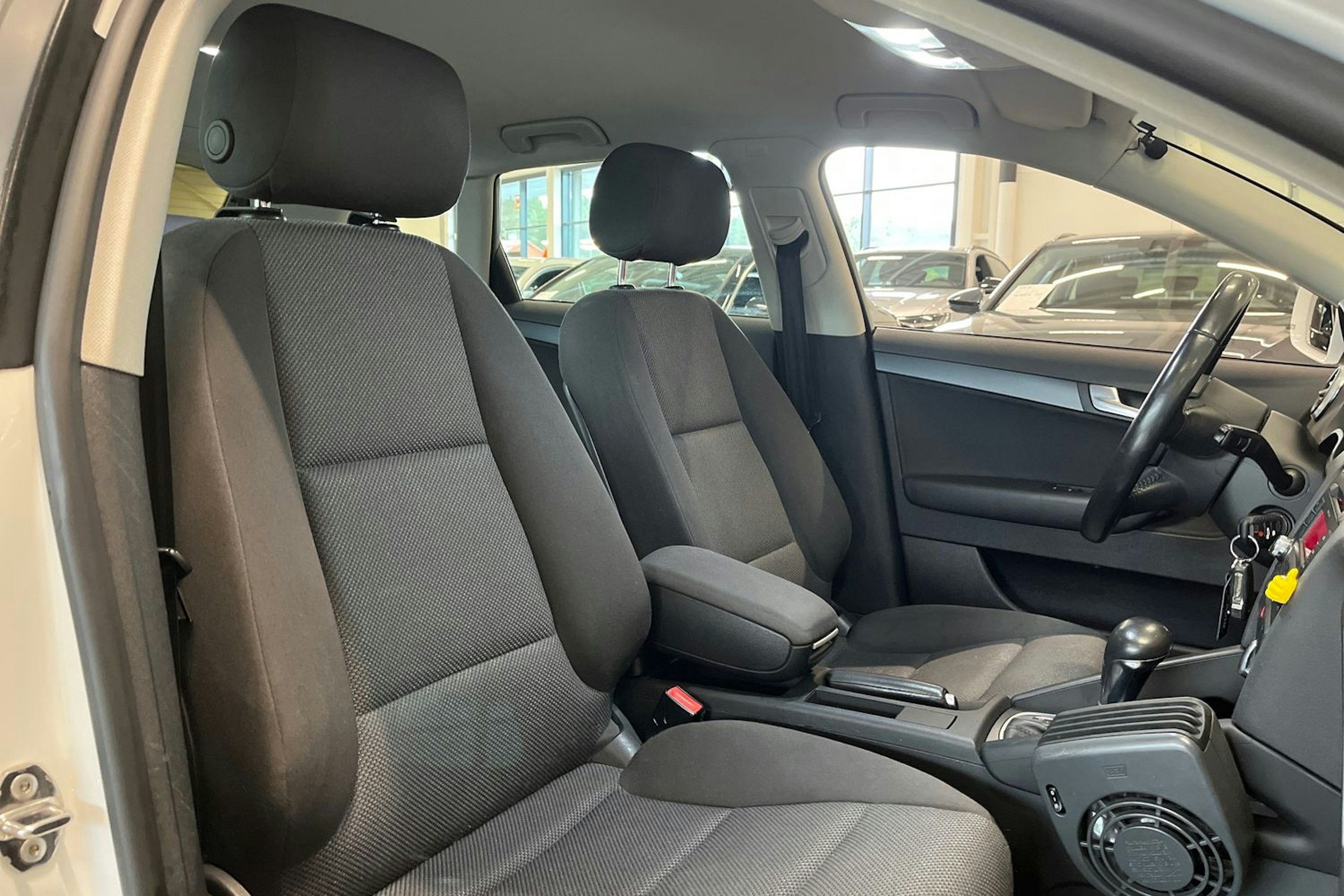 valkoinen Audi A3 2010 kuva 16.