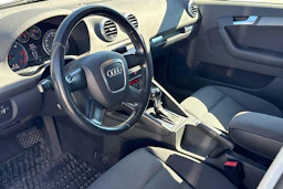 valkoinen Audi A3 2010 kuva 3.