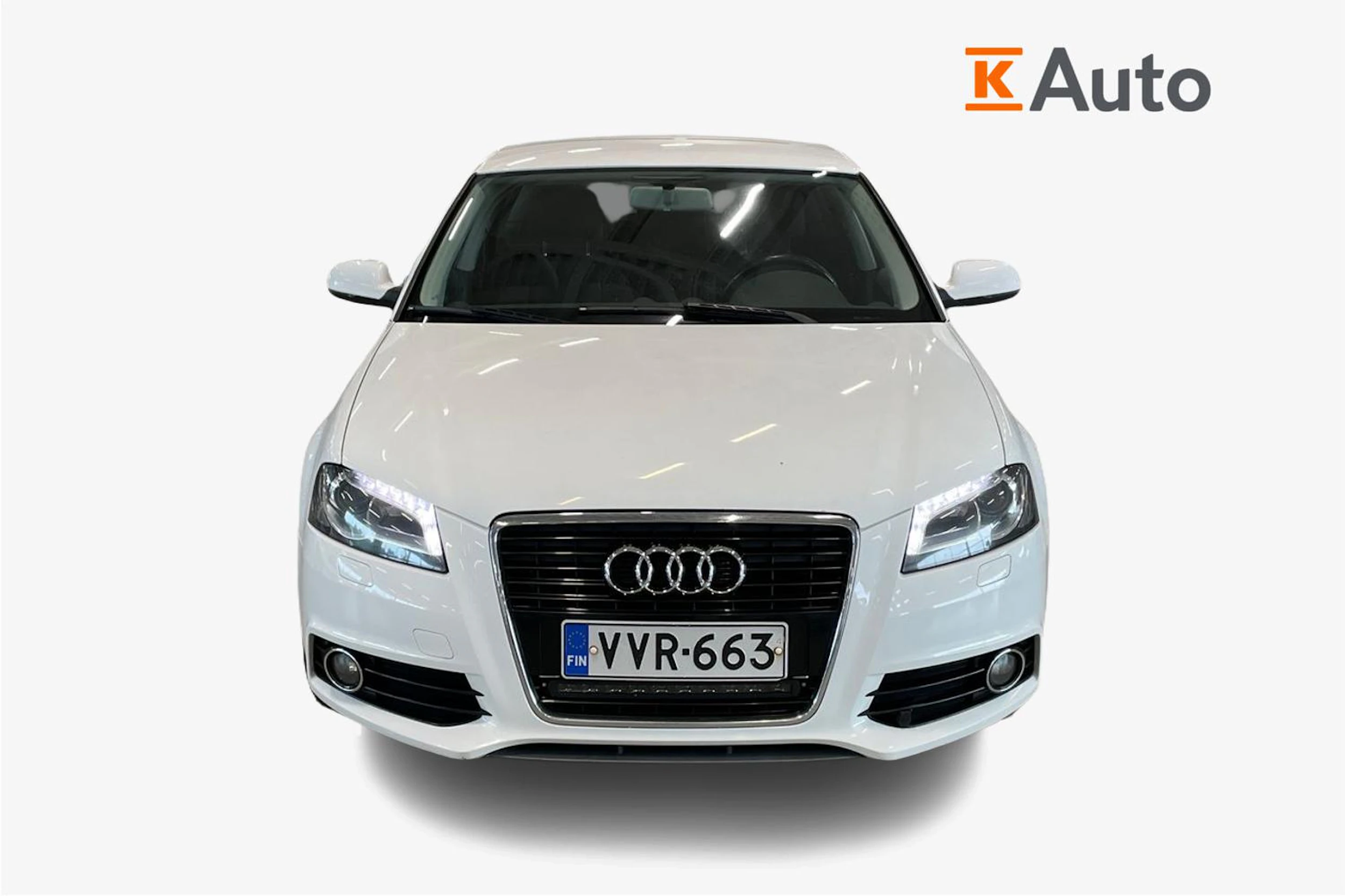 valkoinen Audi A3 2011 kuva 4.