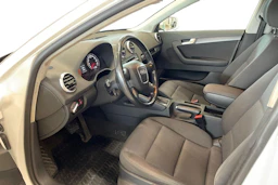 valkoinen Audi A3 2011 kuva 6.