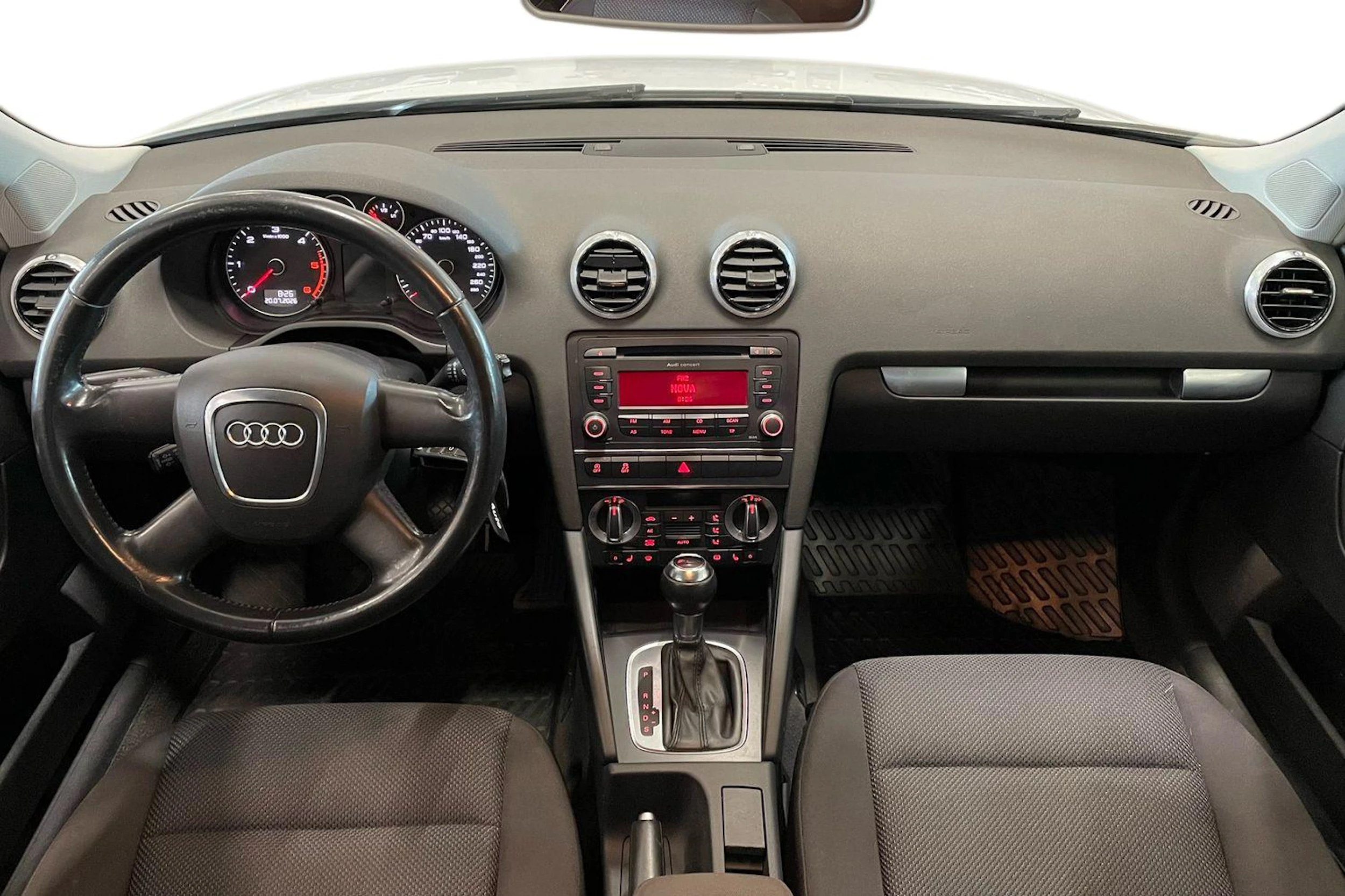 valkoinen Audi A3 2011 kuva 7.