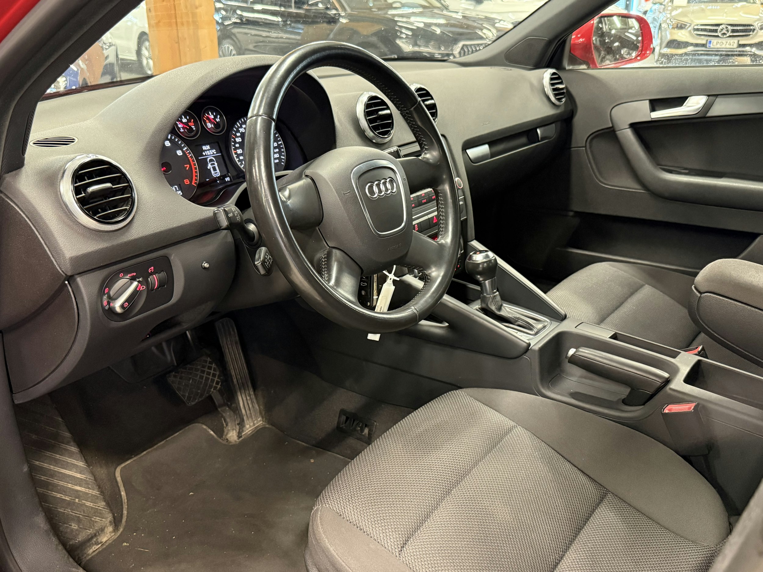 punainen Audi A3 2010 kuva 3.