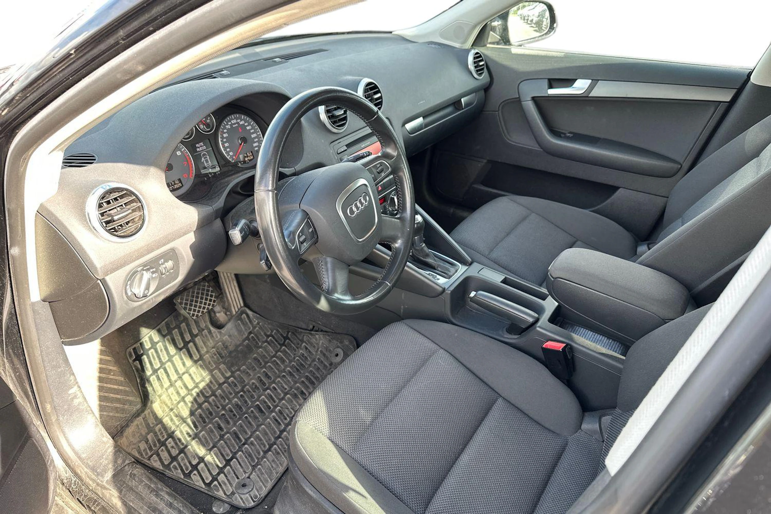 musta Audi A3 2011 kuva 3.
