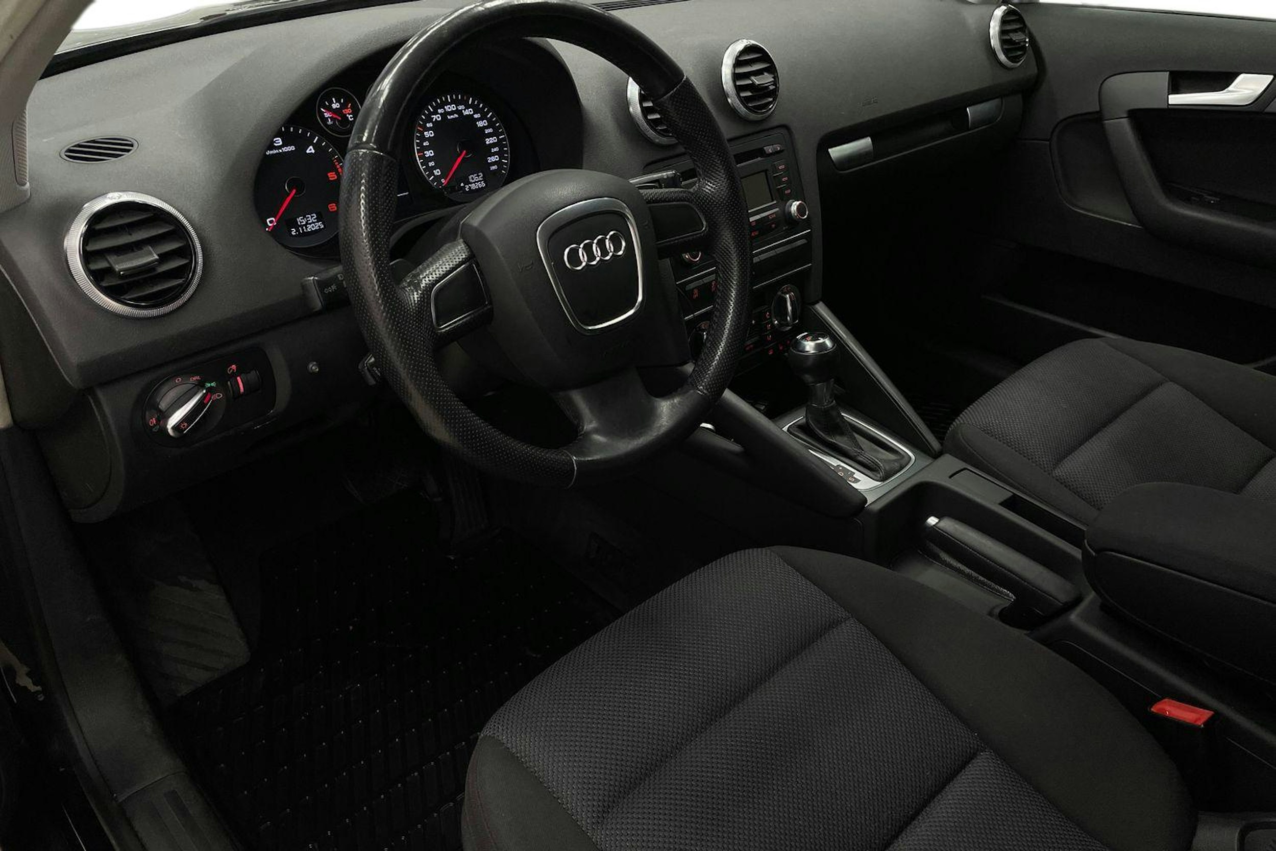Musta Audi A3 2011 kuva 7.