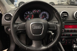 Musta Audi A3 2011 kuva 15.