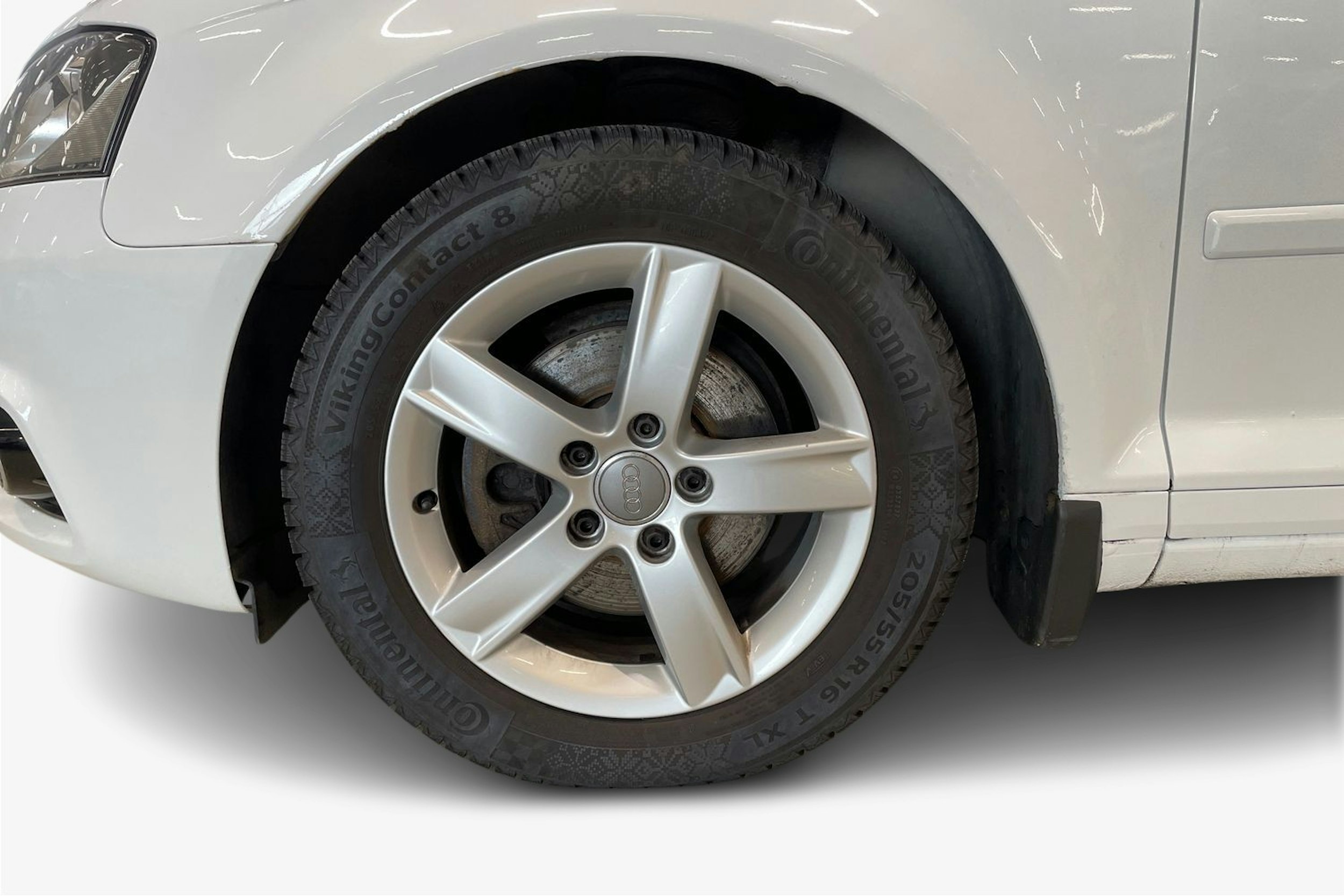 valkoinen Audi A3 2011 kuva 11.