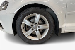 valkoinen Audi A3 2011 kuva 11.