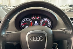 valkoinen Audi A3 2011 kuva 15.