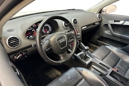 valkoinen Audi A3 2011 kuva 3.