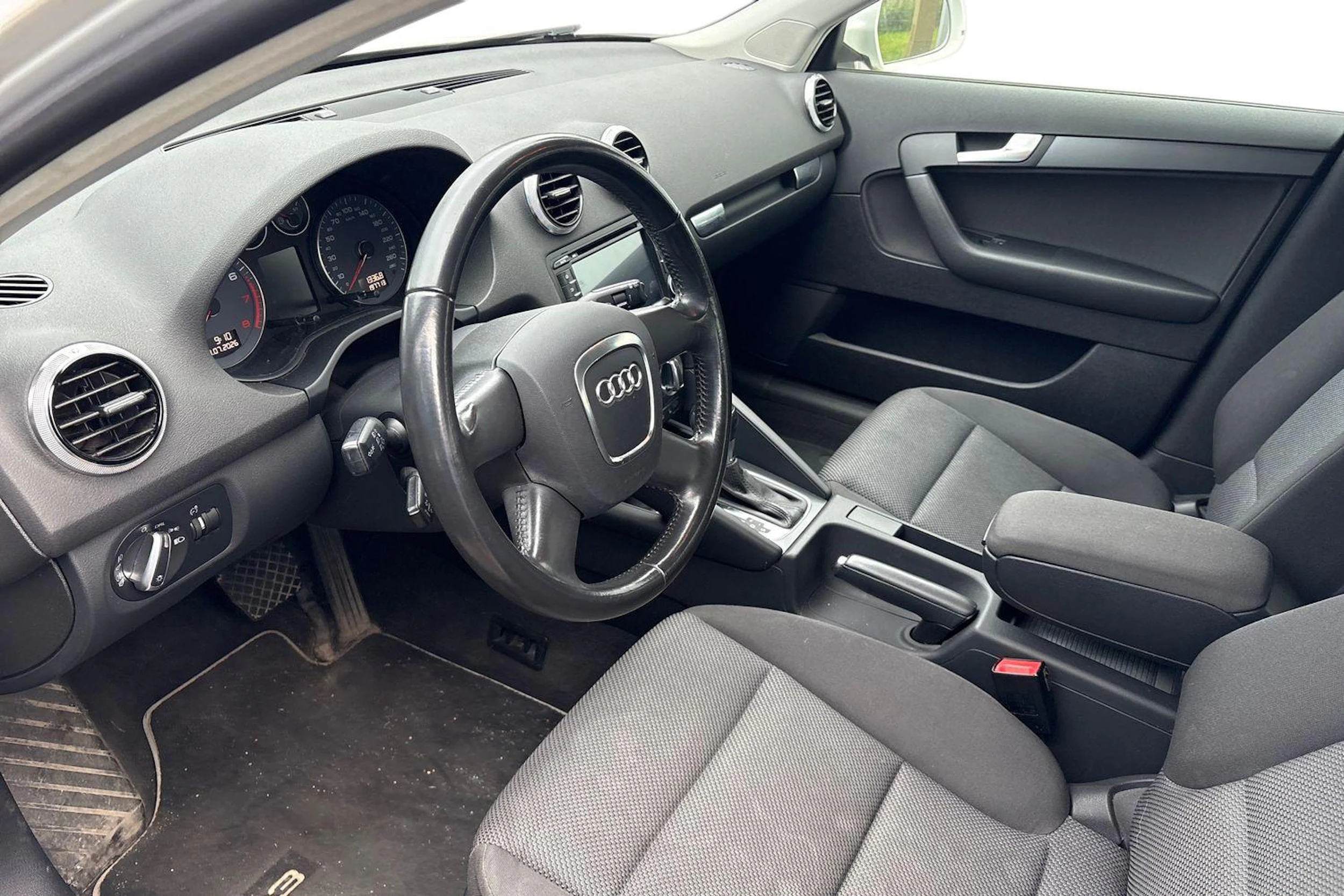 valkoinen Audi A3 2011 kuva 3.