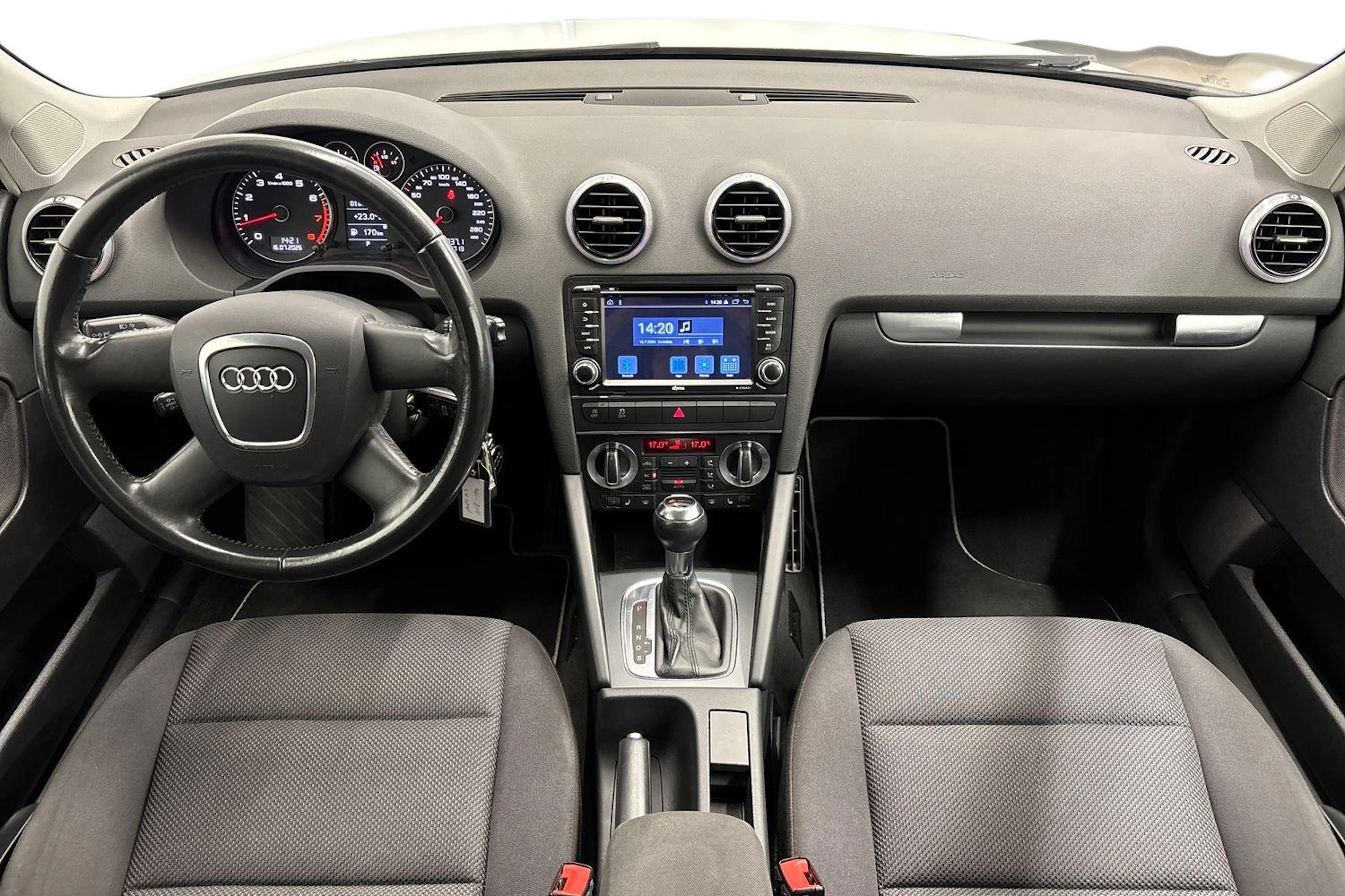 valkoinen Audi A3 2011 kuva 7.