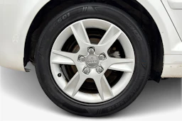 valkoinen Audi A3 2011 kuva 9.