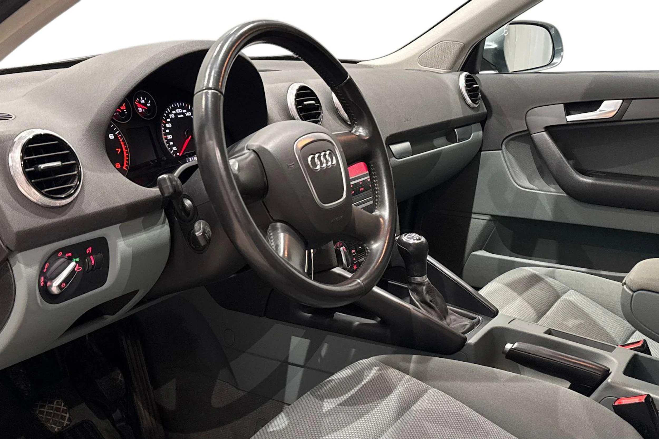 harmaa Audi A3 2011 kuva 8.