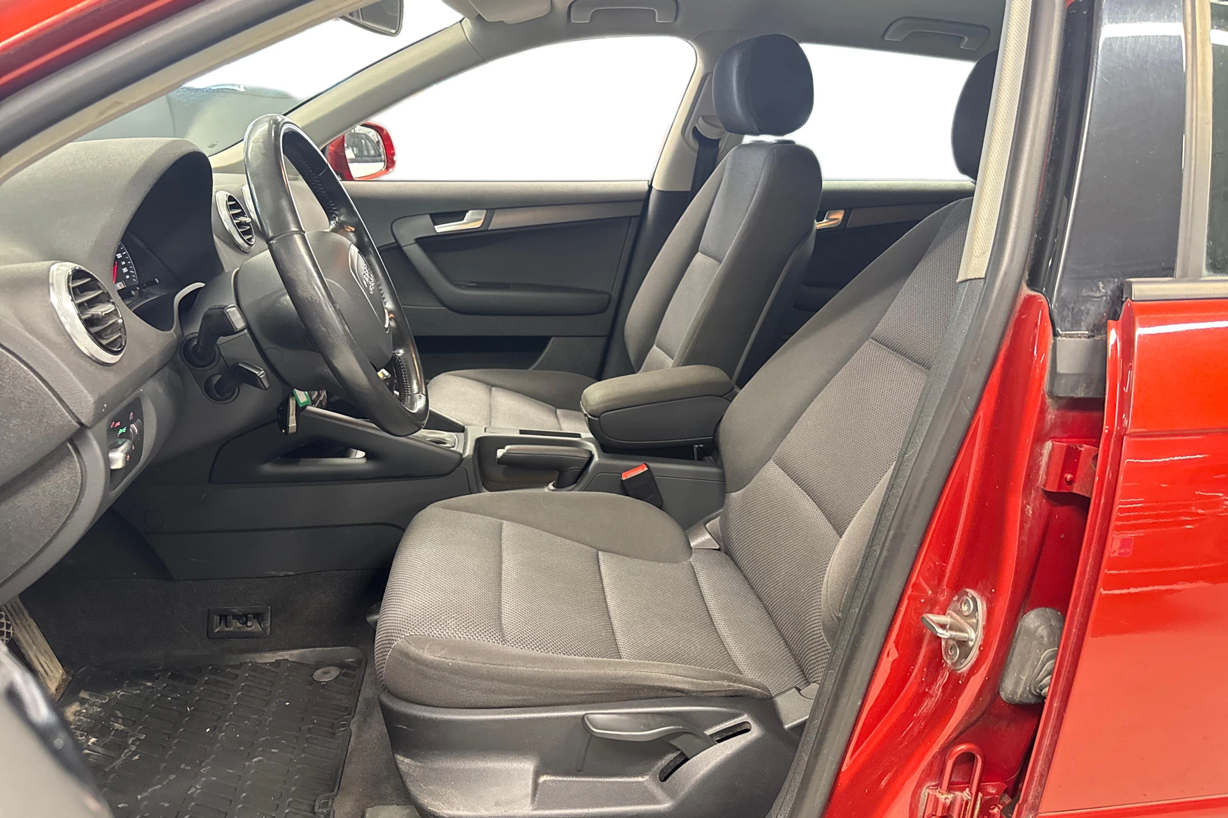 Punainen Audi A3 2012 kuva 6.