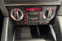 Punainen Audi A3 2012 kuva 15.