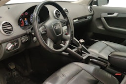 Harmaa Audi A3 2012 kuva 7.