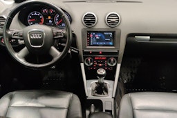 Harmaa Audi A3 2012 kuva 9.