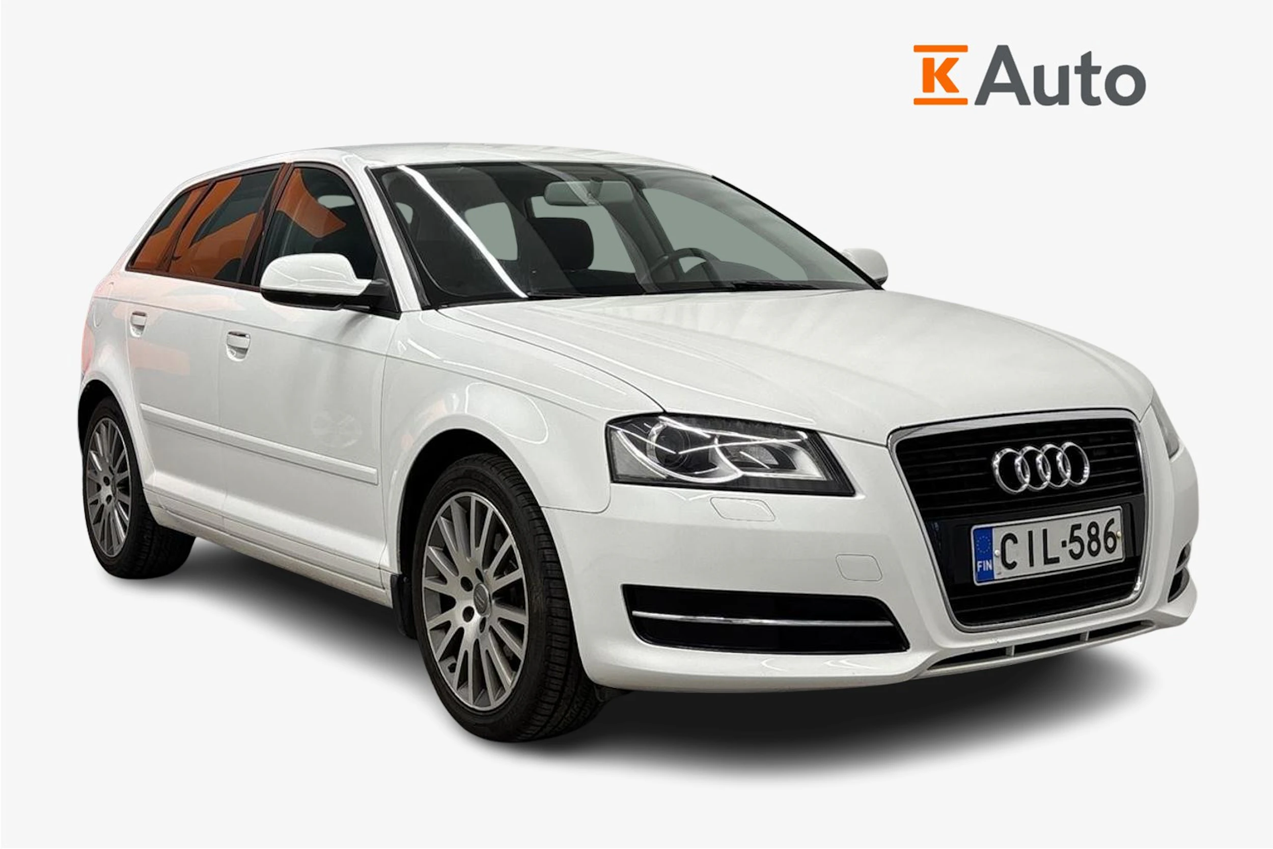 valkoinen Audi A3 2012 kuva 4.