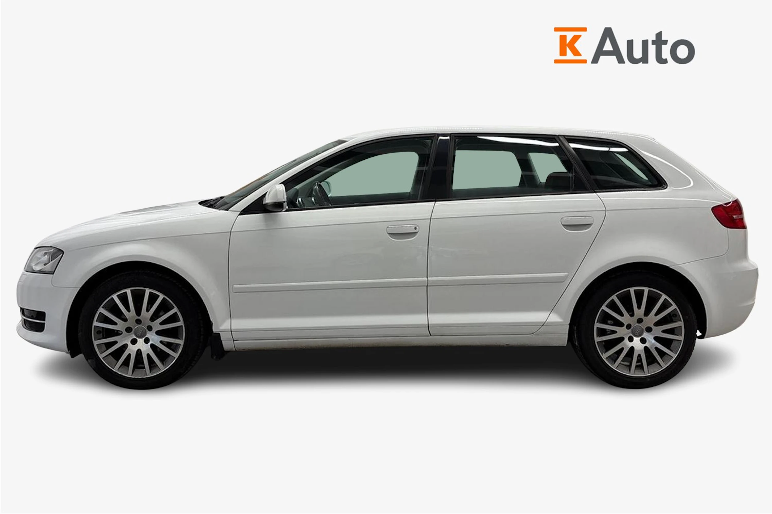 valkoinen Audi A3 2012 kuva 10.